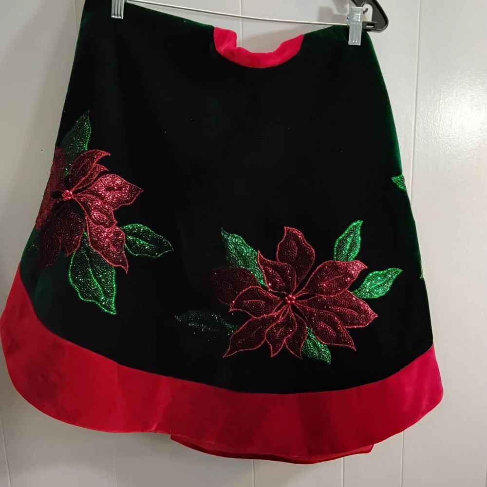 Festive Green and Red Velvet Holiday Tree  Skirt with Floral Design